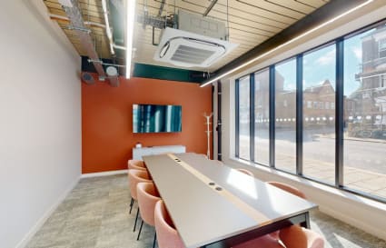 Private Office for up to 15 People | 768 sqf