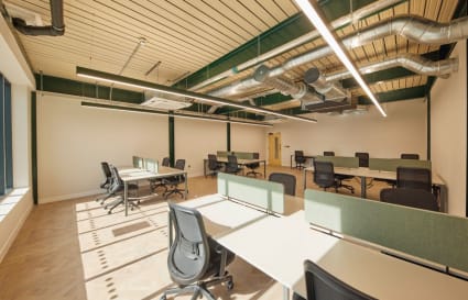 Private Office for up to 15 People | 768 sqf