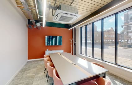 Private Office for up to 18 People | 768 sqf