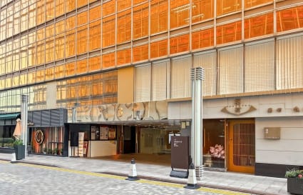 Vibrant coworking space on Canton Road, featuring modern design and ample natural light.