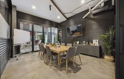 5 Person Serviced Office