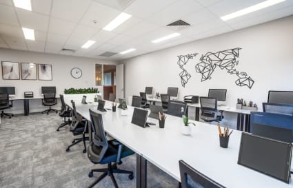 Suite 7 - 30sqm | 8 Person Window/External Office