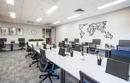 Suite 7 - 30sqm | 8 Person Window/External Office