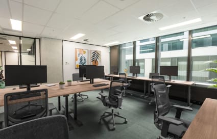 Suite 13 - 35sqm | 10 Person Window/External Office