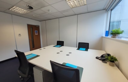 9 Person Private Office in London | 344 Sq. Ft.