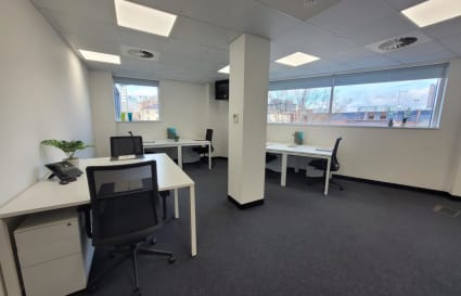 9 Person Private Office in London | 344 Sq. Ft.