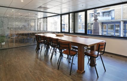 9 Person Private Office in London | 320 Sq. Ft.