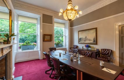 Private Office for up to 8 People .