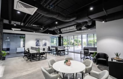 Suite 002 - 86 sqm | Internal Private Office for up to 22 People 