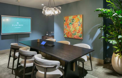 16 Person Private Office | 669 Sq. Ft.