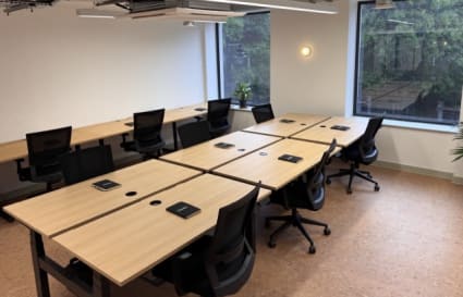 22 Person Serviced Office | 990 Sq. Ft.