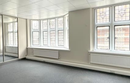 15 Person External Managed Office with Meeting Room | 761 Sq. Ft.