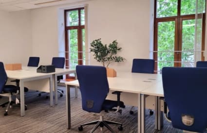 30 Person External Private Office in London
