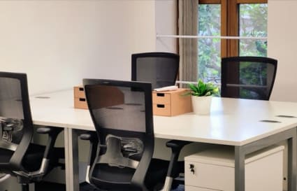 12 Person External Private Office in London | 323 Sq. Ft.