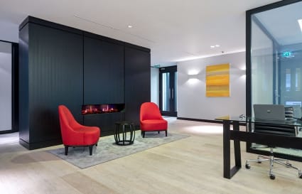 External Private Office for up to 8 People | 280 Sq. Ft.