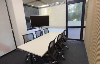 3 Desks Available – Premium Shared Office Space in Surfers Paradise