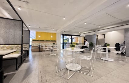 Internal Private Office for up to 6 Person in Surry Hills close to Transport | 18 sqm