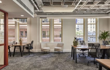 20 Person Office comprises of 17 Workstations with 3pax Internal Meeting Room