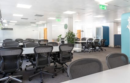 100 Person External Private Office with Executive Office | 5,000 Sq. Ft.