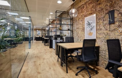 Internal Private Office for up to 6 People | 165 Sq. Ft.