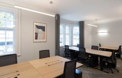 6 Person External Private Office | 214 Sq. Ft.