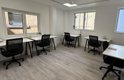 12 Person Internal Private Office in London | 450 Sq. Ft.