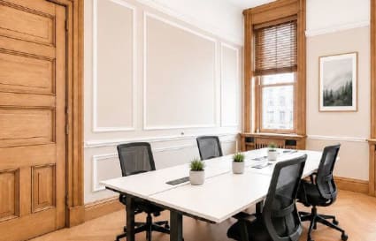 4 Person Private Office in London | 180 Sq. Ft.