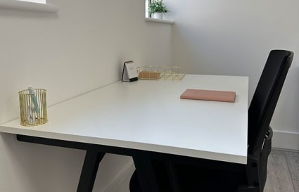 17 Person Internal Private Office in London | 1,175 sqft