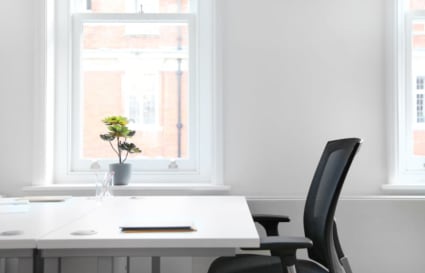 10 Person Serviced Office | 338 Sq. Ft.