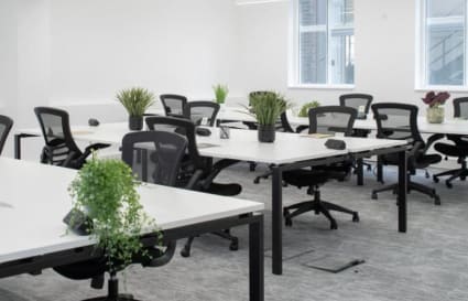 16 Person Managed Office with 2 Meeting Rooms | 1,757 Sq. Ft.