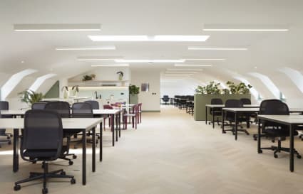 26 Person External Private Office in London | 861 Sq. Ft.