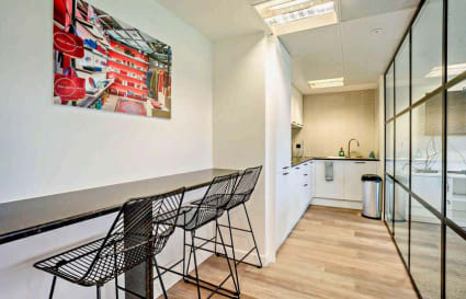 Managed Office for up to 16 People with 2 Executive Rooms | 1,495 Sq. Ft.
