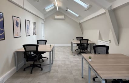 Private Office for up to 8 People | 325 Sq. Ft.