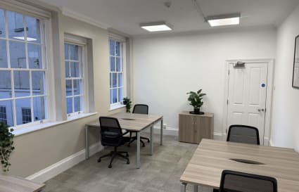 Private Office for up to 20 People | 800 Sq. Ft.