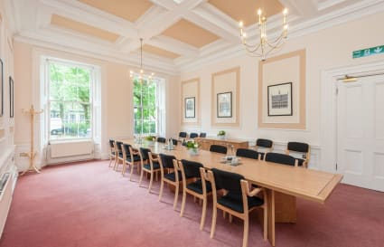 10 Person Private Office | 524 Sq. Ft.