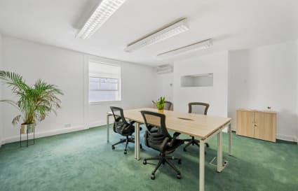Private Office for up to 4 People | 217 Sq. Ft.