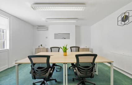 Private Office for up to 5 People | 250 Sq. Ft.