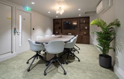 Managed Office for up to 16 People with Board Room | 915 Sq. Ft.
