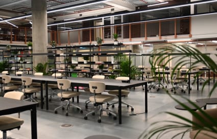 9 Person Serviced Office in London | 229 Sq. Ft.