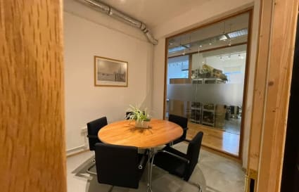 8 Person Private Office in London