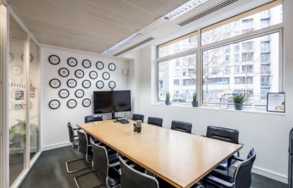 Private Office for up to 12 People | 1,025 Sq. Ft.