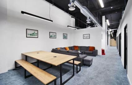 17 Person Private Office | 647 Sq. Ft.