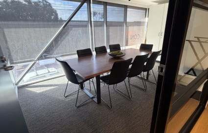 Private Offices/ Meeting room in Fairfield, VIC