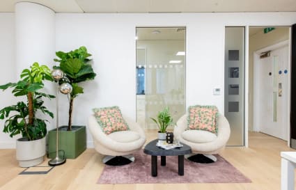 18 Person Private Office with Meeting Room | 710 Sq. Ft.