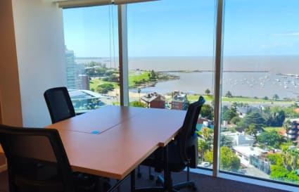 Bright coworking space with stunning sea views in Montevideo. Ideal for collaboration.