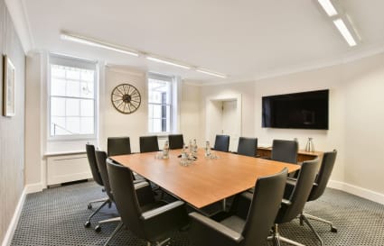 4 Person Private Office | 250 Sq. Ft.