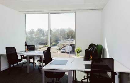 20 Person External Private Office | 719 Sq. Ft.  