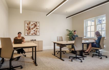 5 Person Private Office | 300 Sq. Ft.