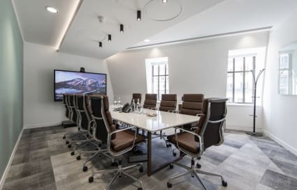 16 Person Private Office with Meeting Room | 1,005 Sq. Ft.