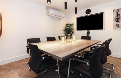 External Private Office for up to 10 People with Dedicated Meeting Room
